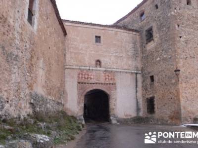 Villa de Pedraza y el Cañón del Río Cega; senderismo en teruel